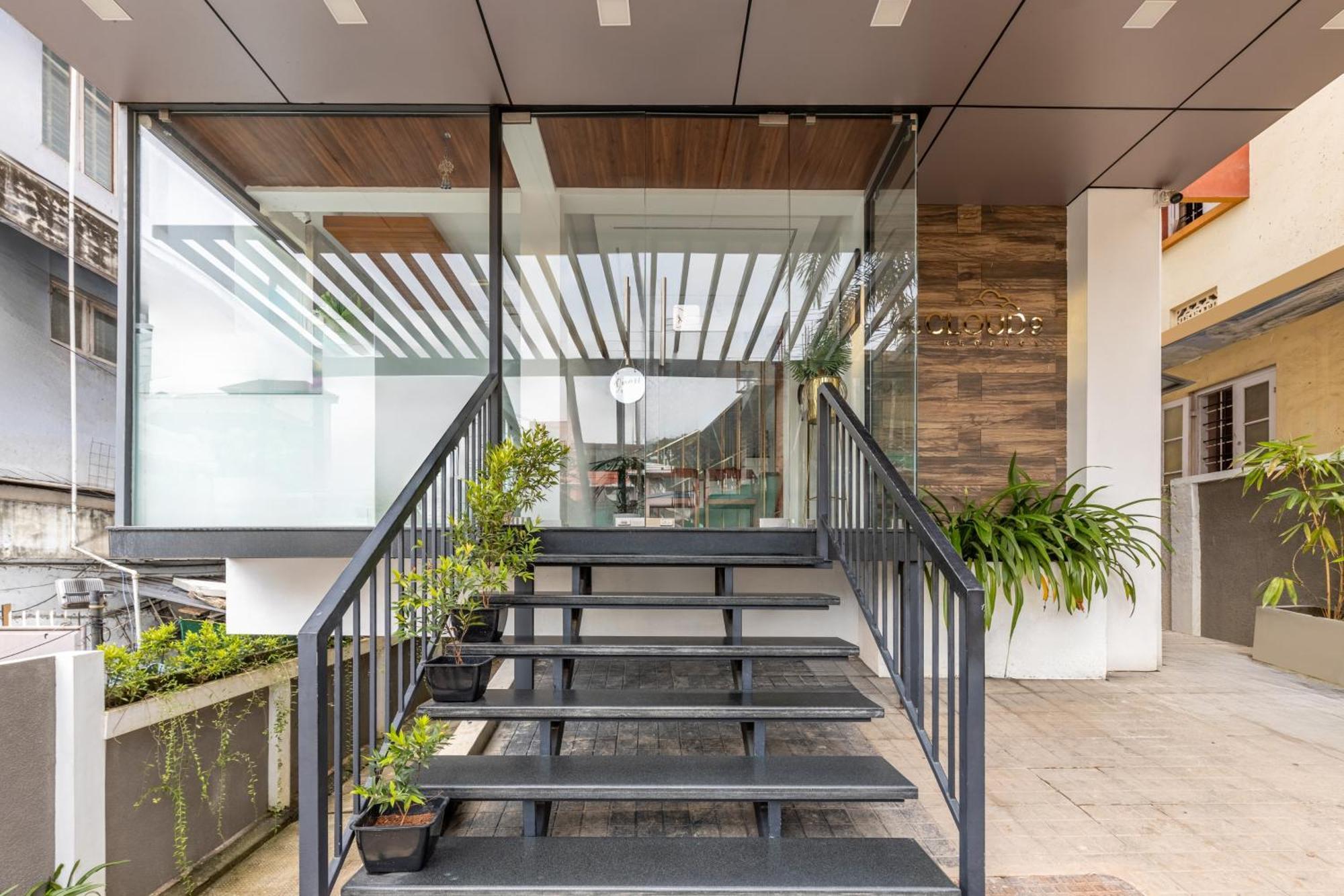 Treebo De Cloud 9 Regency Hotel Thiruvananthapuram Exterior photo