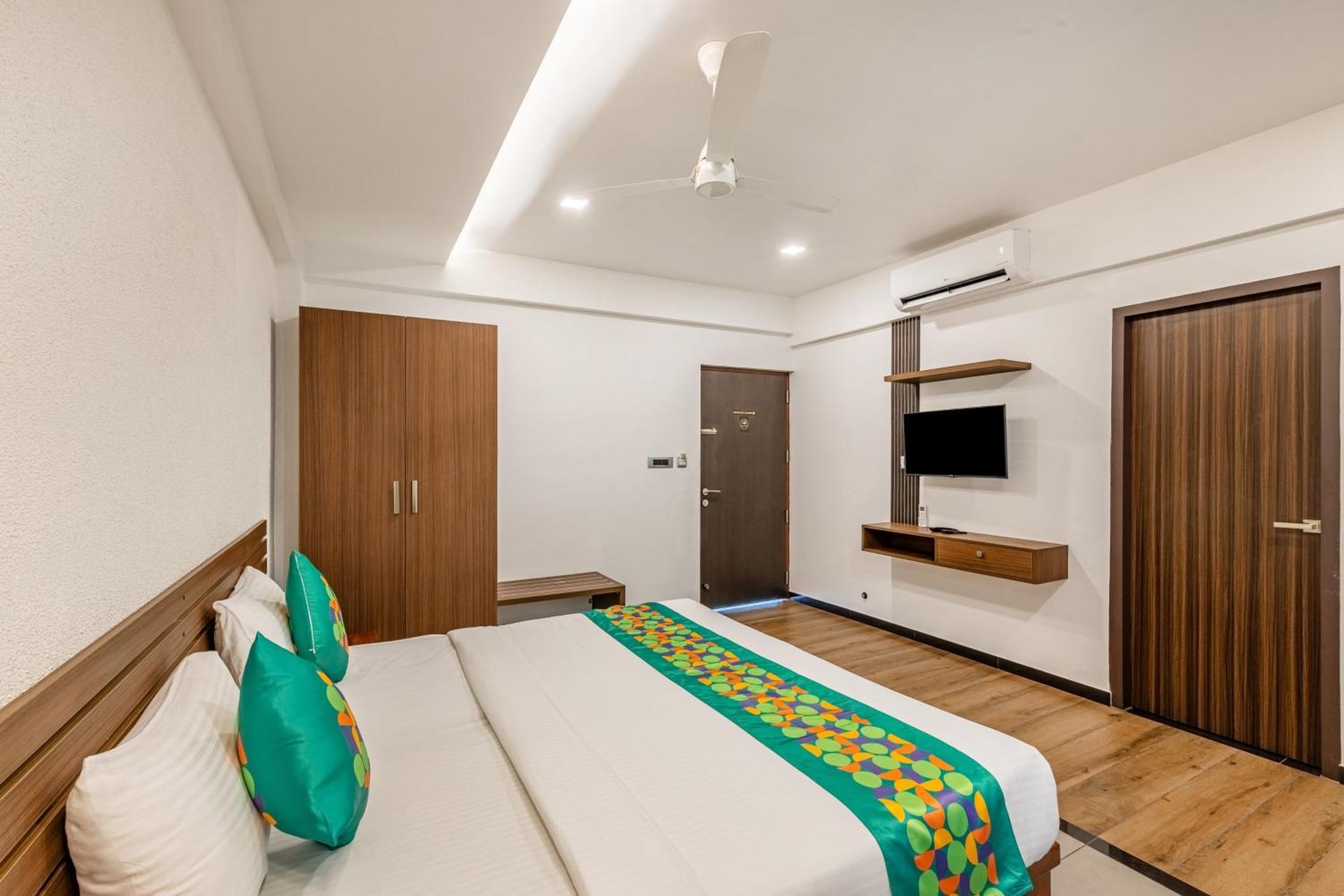 Treebo De Cloud 9 Regency Hotel Thiruvananthapuram Exterior photo