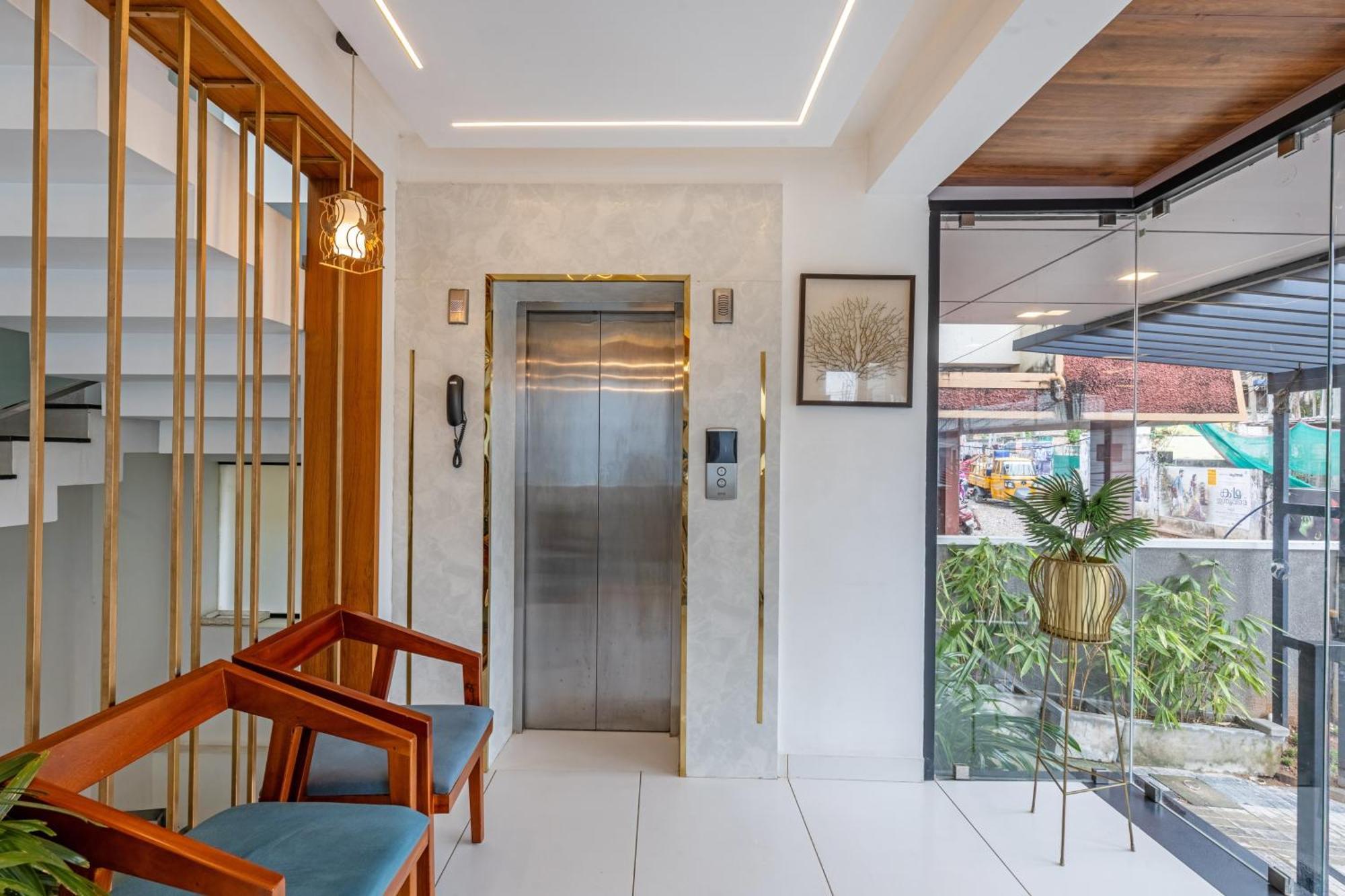 Treebo De Cloud 9 Regency Hotel Thiruvananthapuram Exterior photo
